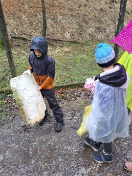Veselje ob odstranjevanju velikih odpadkov